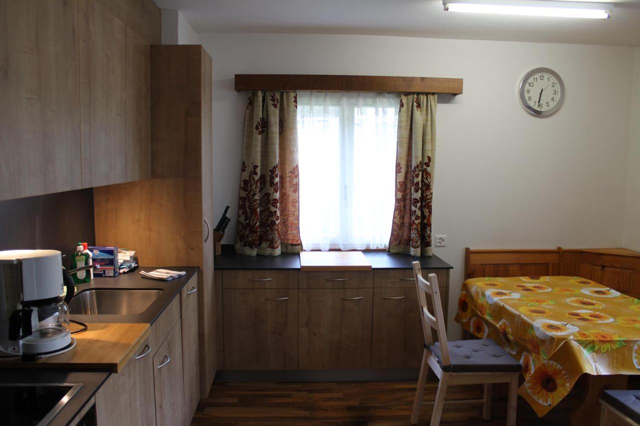 Вілла Haus Weideli, Dammstrasse 7 Саас-Грунд Екстер'єр фото
